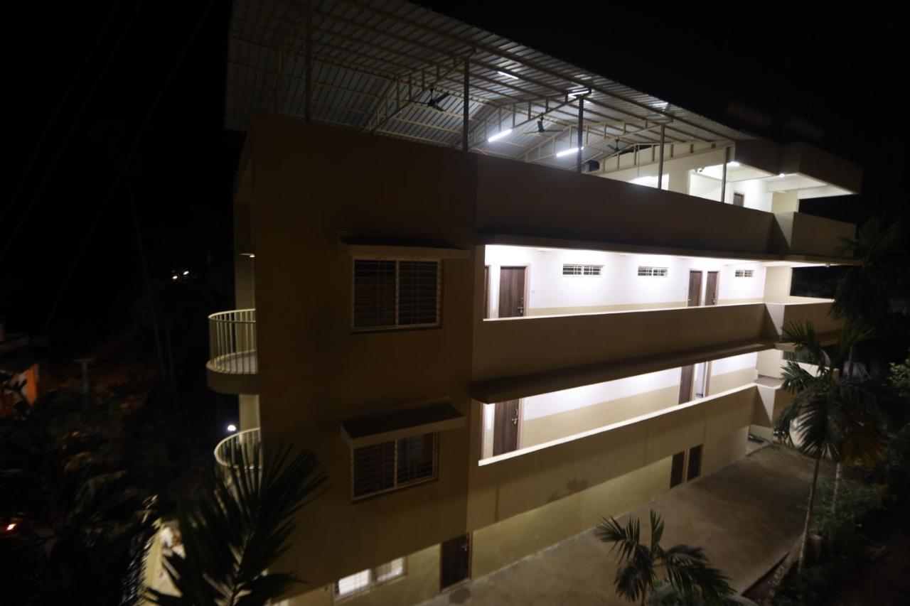Shree Swami Samarth Resort Diveāgar Екстериор снимка